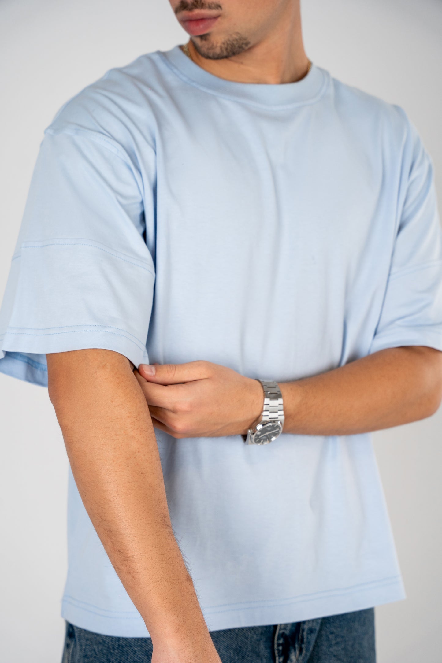 تي شيرت أزرق فاتح