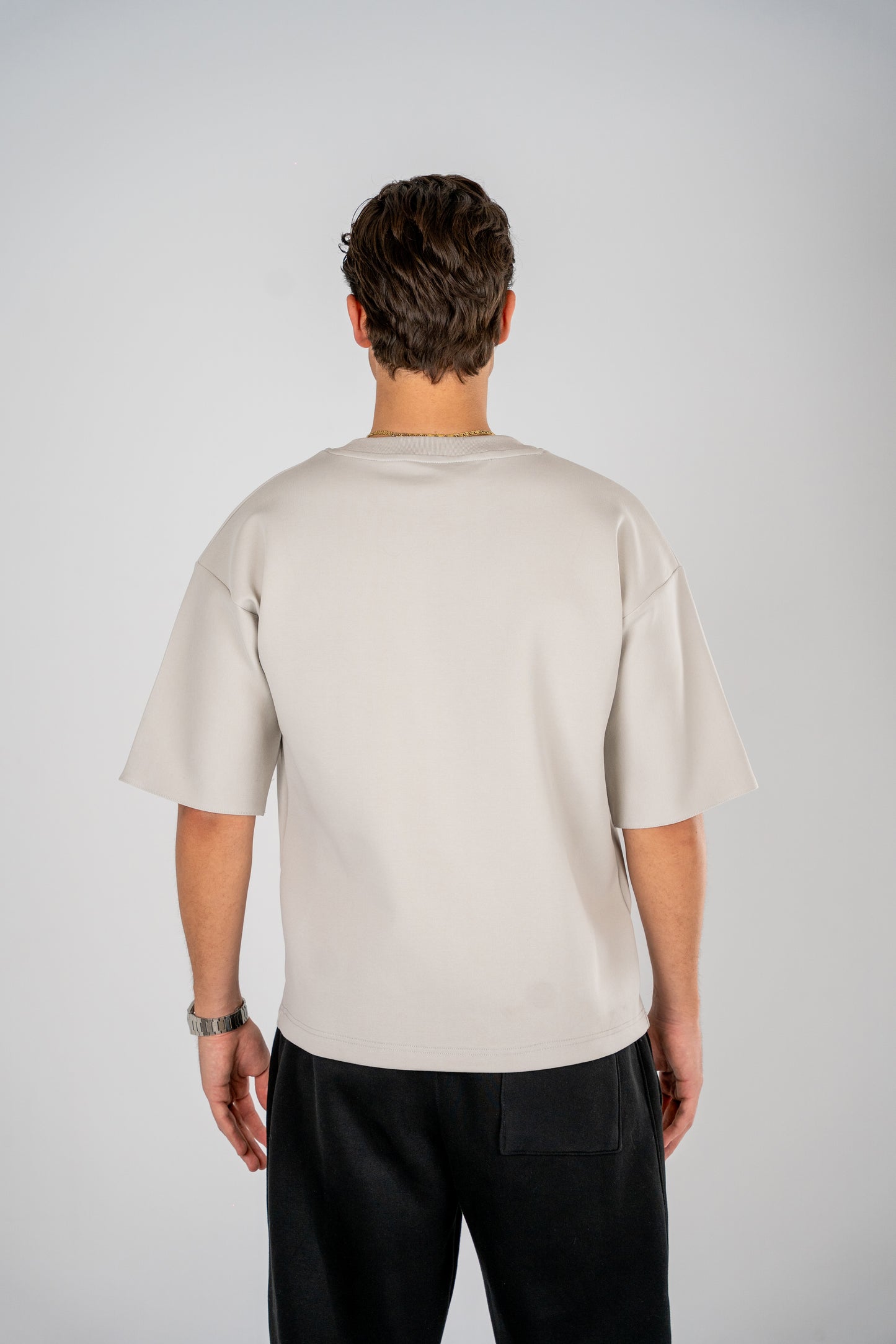 تي شيرت رمادي